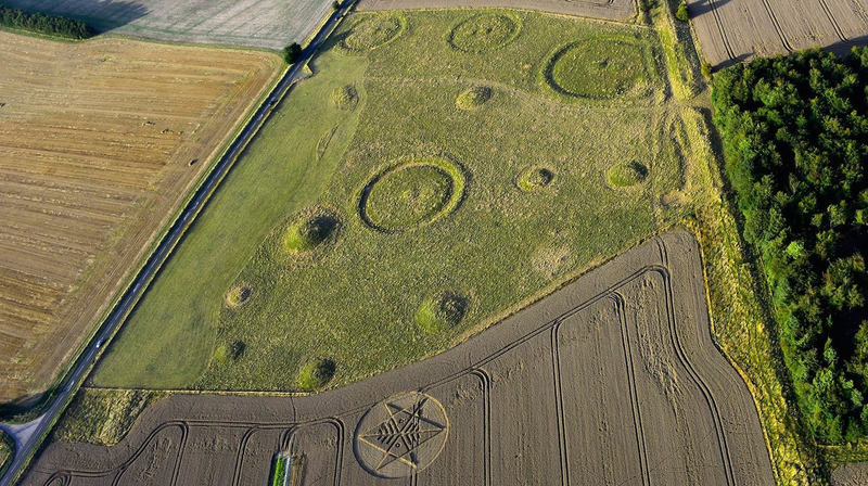 Illustration for article titled The Most Astonishing Crop Circle Artworks of 2014